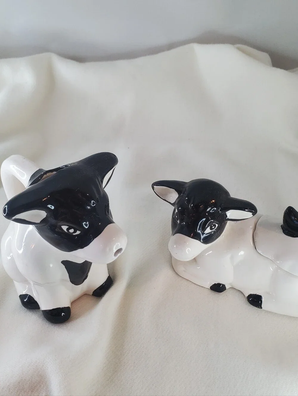Vintage Jersey Cow Creamer & Suger Bowl. Great set for kitchen farm decor.